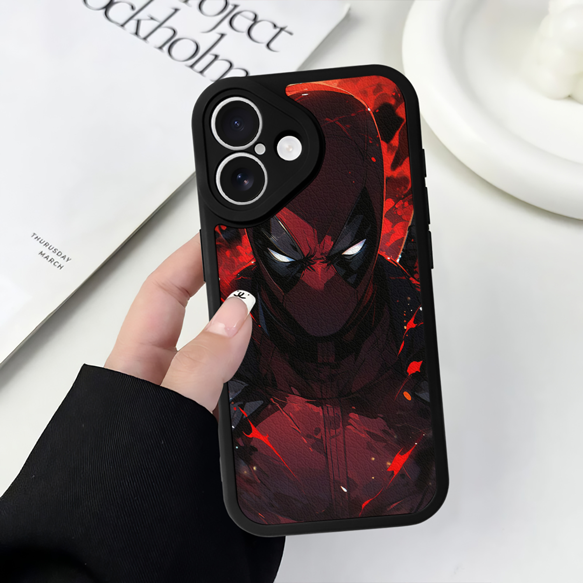 （画像用） Deadpool デッドプール 【iPhone 16シリーズ対応】シリコンスマホケース（レザー調） 材質：シリコン